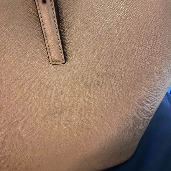 EUC Michael kors gold XL tote bag - Picture 14 of 17